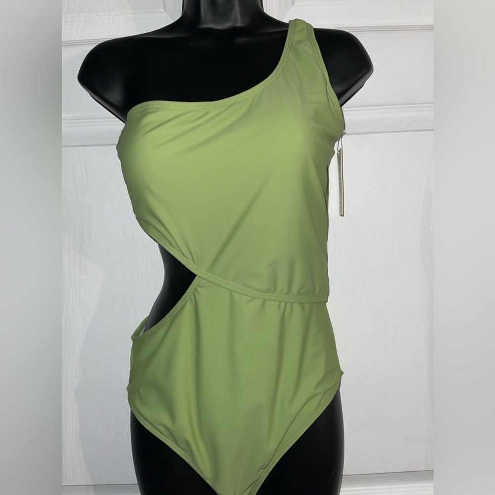 Willingyo Beachwear one piece swimsuit NWT size Large - green